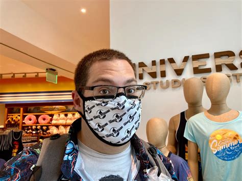 Do you need masks at Universal Hollywood?