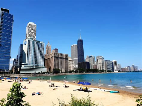 Does Chicago have a beach?