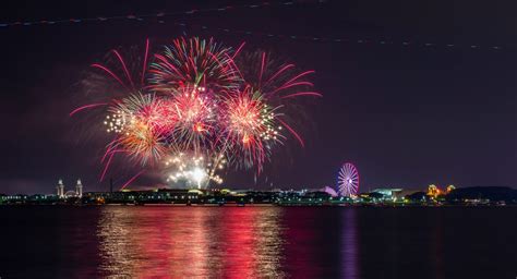 Does Navy Pier do fireworks every Saturday?