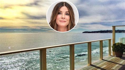 Does Sandra Bullock live in Malibu?