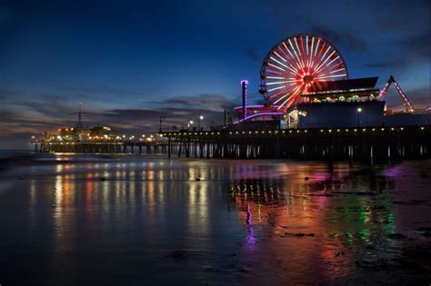 Does Santa Monica have a boardwalk?