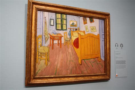 Does the Art Institute of Chicago have Van Gogh paintings?