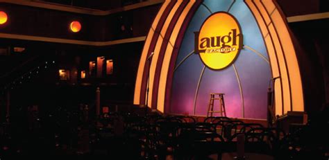 Does the Laugh Factory have a 2-drink minimum?