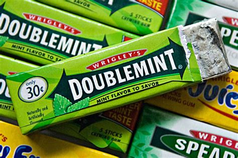 Does Wrigley Gum still pay for Wrigley Field?