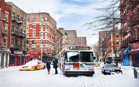 Has NYC ever had a winter without snow?