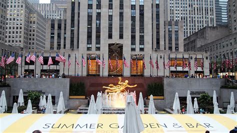 How close are time Square and Rockefeller Center?