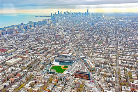 How far is wrigleyville from Lincoln Park?