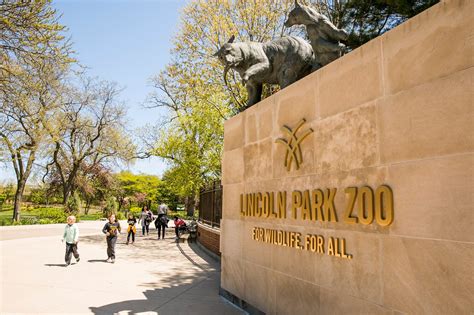 How long do people spend at Lincoln Park Zoo?