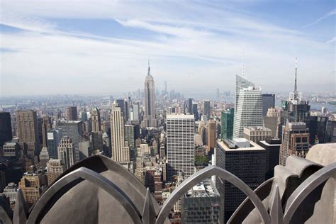 How long do people spend at Top of the Rock?