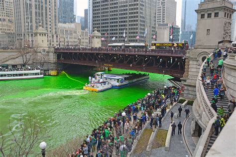 How long does it take for the Chicago River to go back to normal?