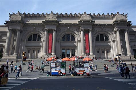 How long does it take to walk through the Met NYC?