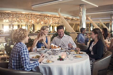 How long is dinner on a cruise?