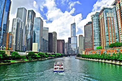 How Long Is The Chicago Skyline Tour?