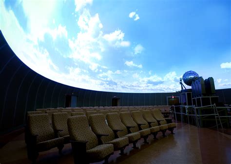 How long is the Planetarium show at Griffith Observatory?