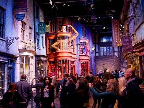 How long should you stay at Harry Potter World?