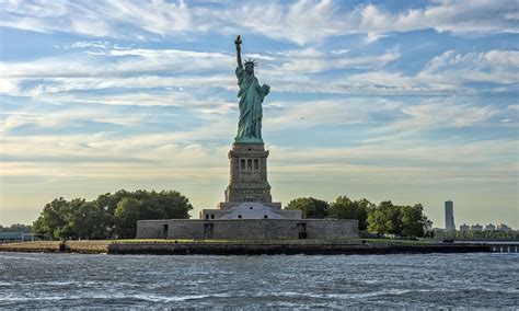 How long should you stay at the Statue of Liberty?