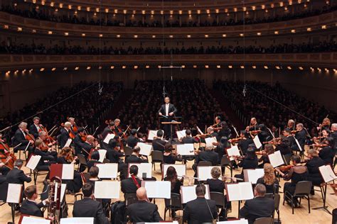 How much do Chicago Symphony Orchestra members make?