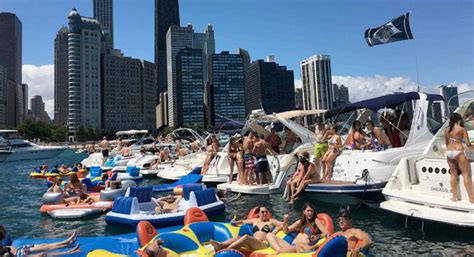 How much does it cost to boat party in Chicago?