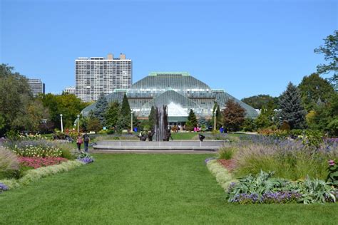 How much does it cost to get into the Lincoln Park Conservatory?