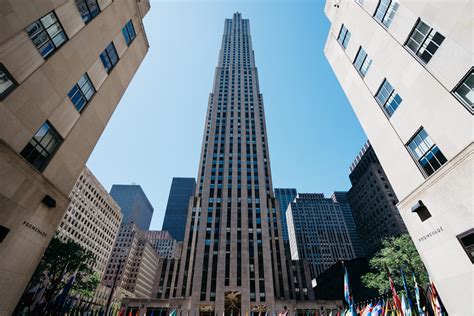 How much does it cost to get into the Rockefeller Center?