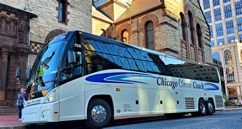 How much does it cost to take the Chicago bus?