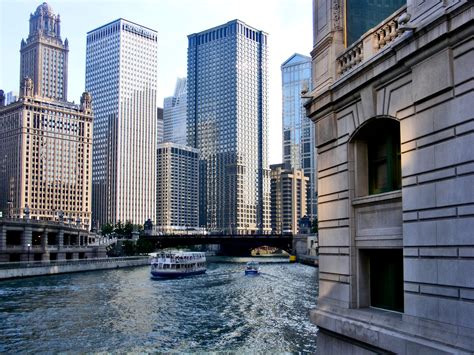 How much does the Chicago Architecture Boat tour cost?