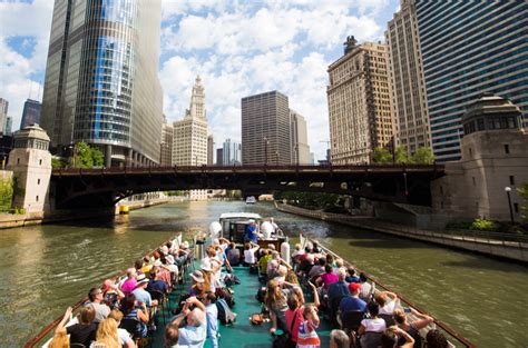 How much is a boat tour in Chicago?