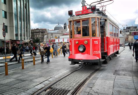 How much is a ride on Istanbul tram?
