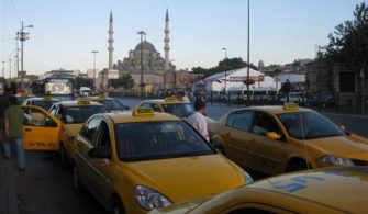 How much is a taxi from Istanbul airport to Blue Mosque?