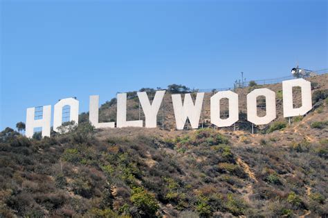 How to easily see Hollywood Sign?