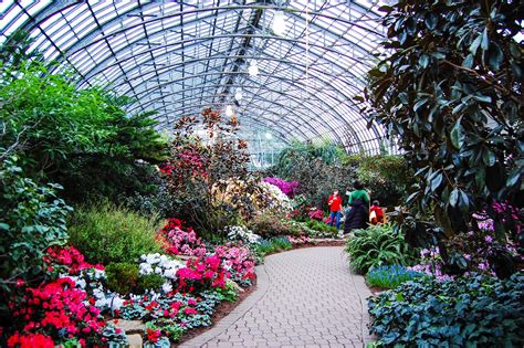 How warm is Garfield Park Conservatory?