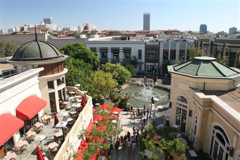 Is Beverly Grove a nice neighborhood?