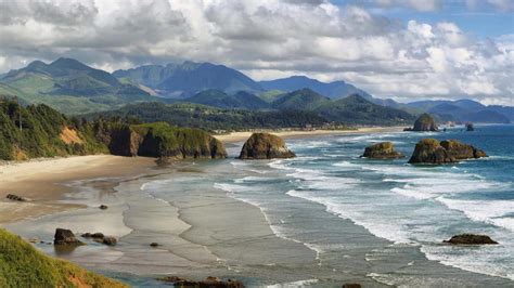 Is Cannon Beach safe to swim?