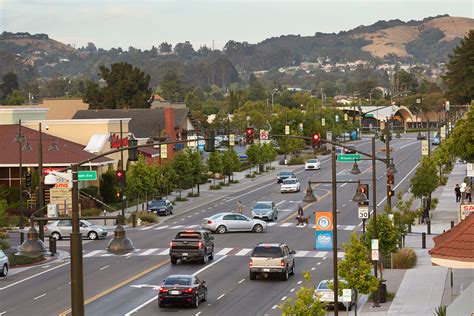 Is Castro Valley Wealthy?