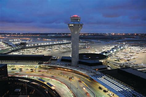 Is Chicago airport big or small?