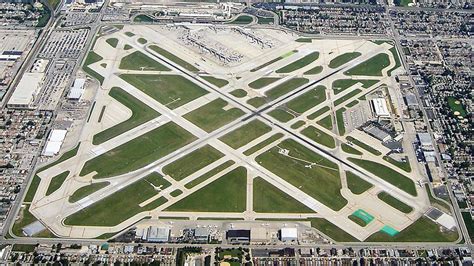 Is Chicago Midway a busy airport?