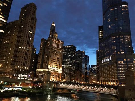 Is downtown Chicago safe at night?