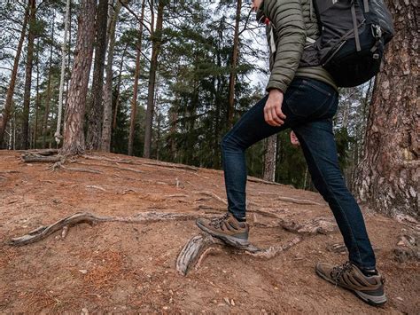 Is hiking in jeans OK?