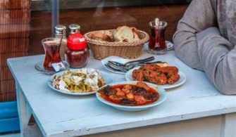 Is Istanbul expensive to eat out?