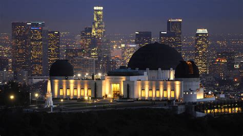 Is it better to go to the Griffith Observatory during the day or night?