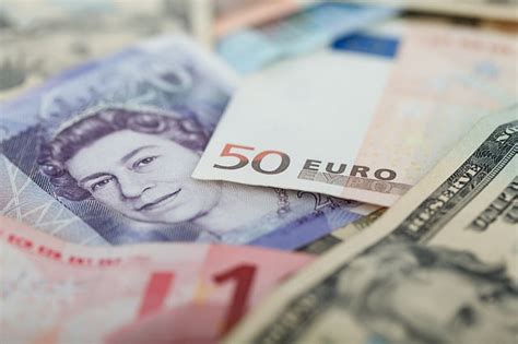Is it better to take Euros or dollars to Turkey?