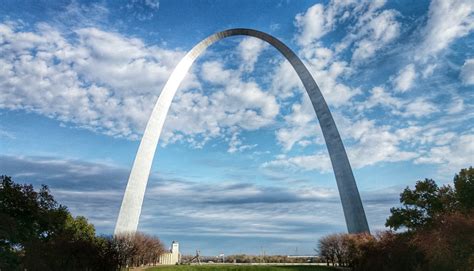 Is it free to see the Gateway Arch?