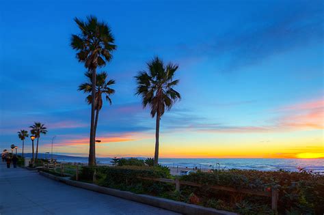 Is the beach free in LA?