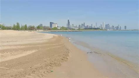 Is the Chicago beach clean?