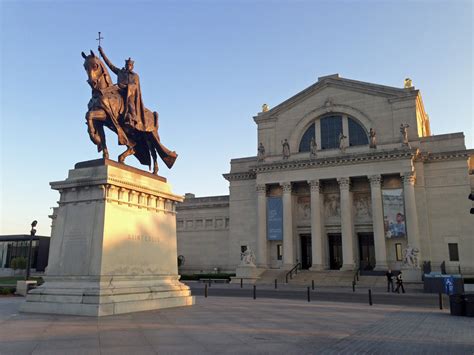 Is The Stl Museum Free?