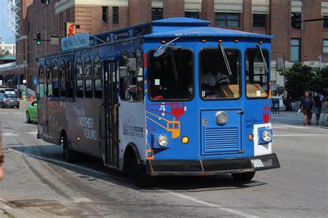 Is there a free trolley to Navy Pier?