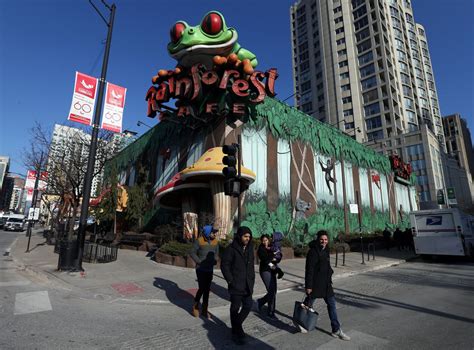 Is there a Rainforest Cafe in Chicago?