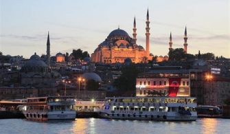 Is there an old town in Istanbul?