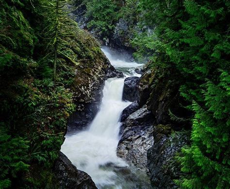 Is Twin Falls An Easy Hike?