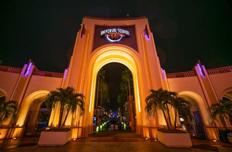 Is Universal Studios good at night?